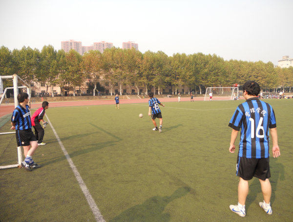 校足球联赛第二场sunbet申搏官方网站研究生队获胜1.jpg