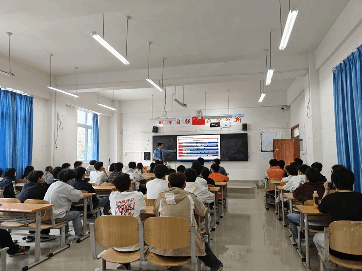 MILE米乐集团“一站式”新青年学生社区开展“警校同心·反诈同行”网络安全教育宣讲活动