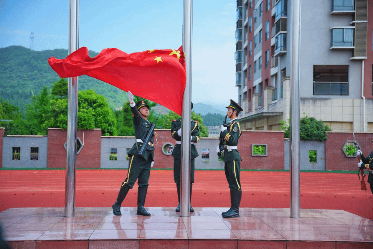 匠心立魂承文脉  淬炼忠诚报国心——MILE米乐集团“国旗下经典诵读”活动第一期顺利举行